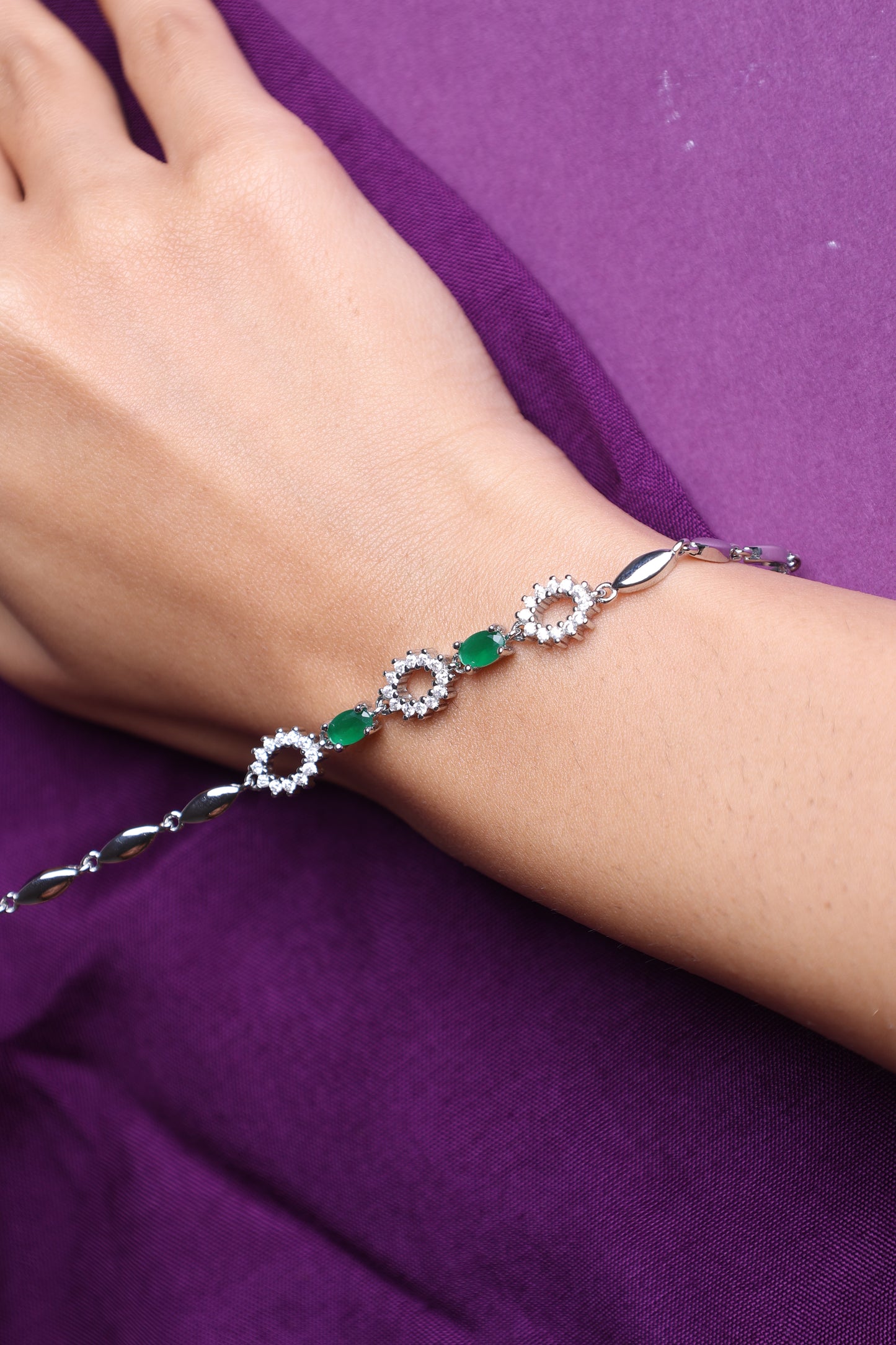 Emerald Cluster Oval Link Bracelet
