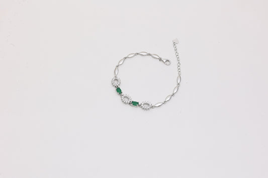 Emerald Cluster Oval Link Bracelet