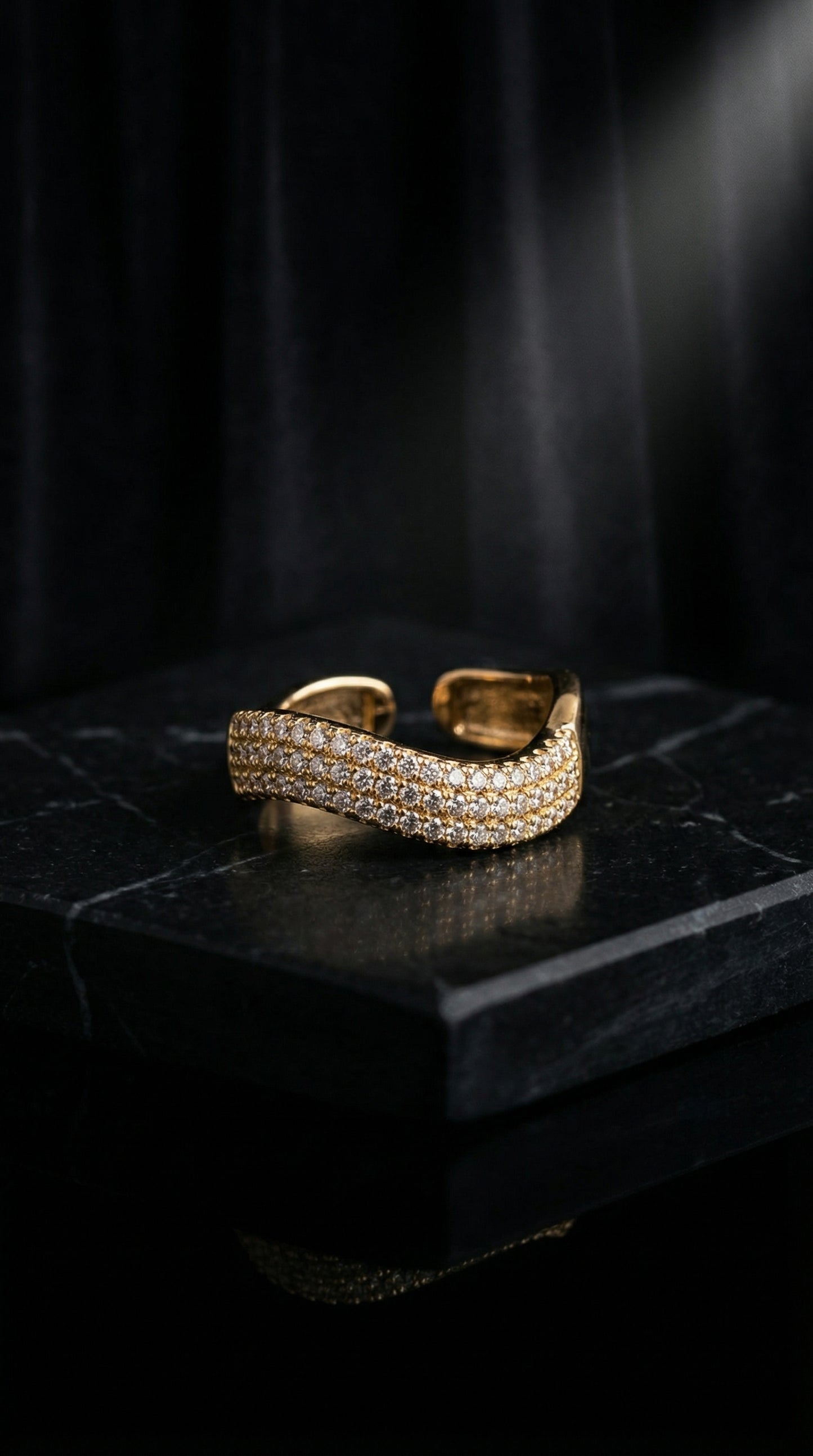 Wavy Pavé Zircon Ring