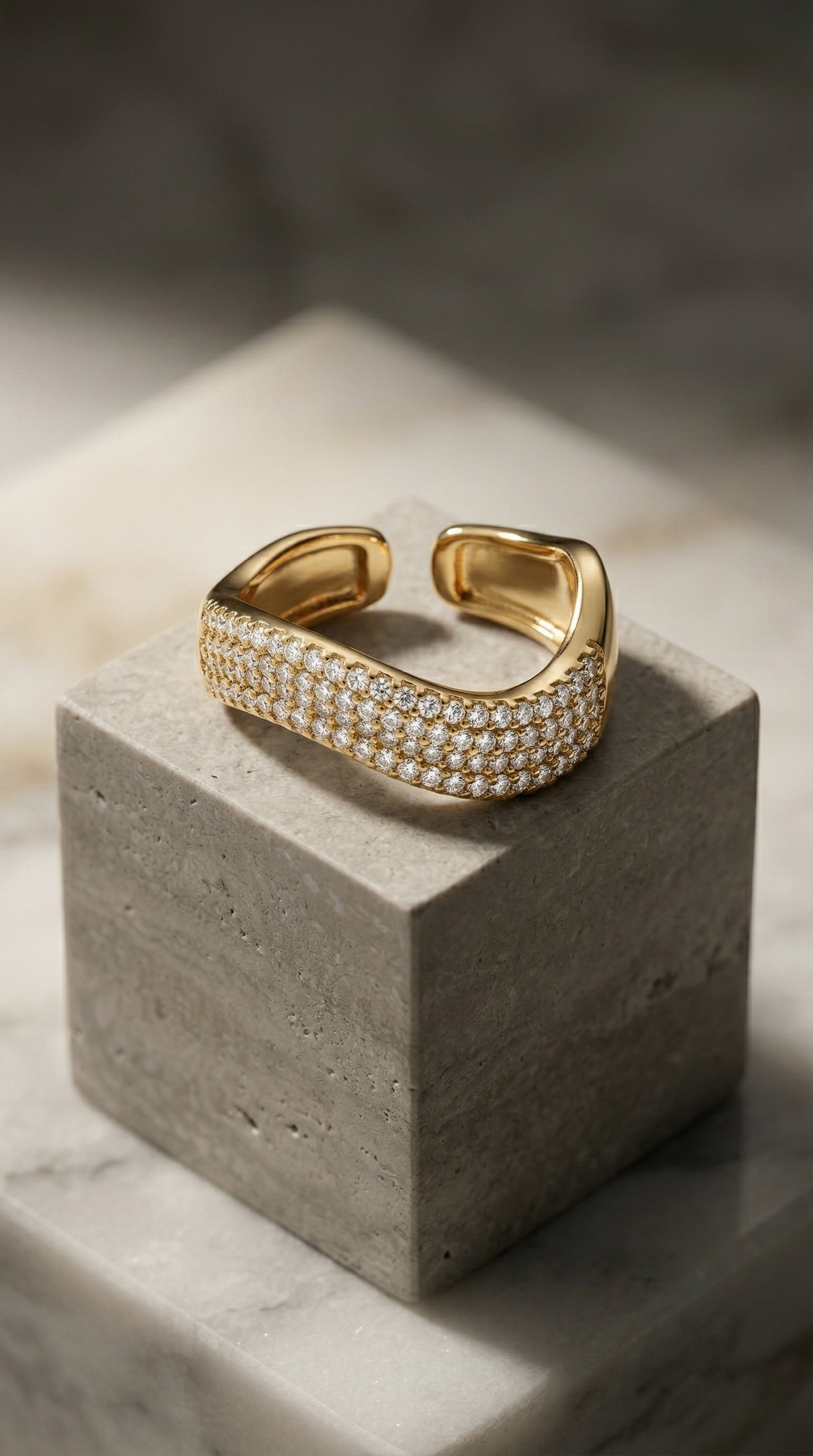 Wavy Pavé Zircon Ring