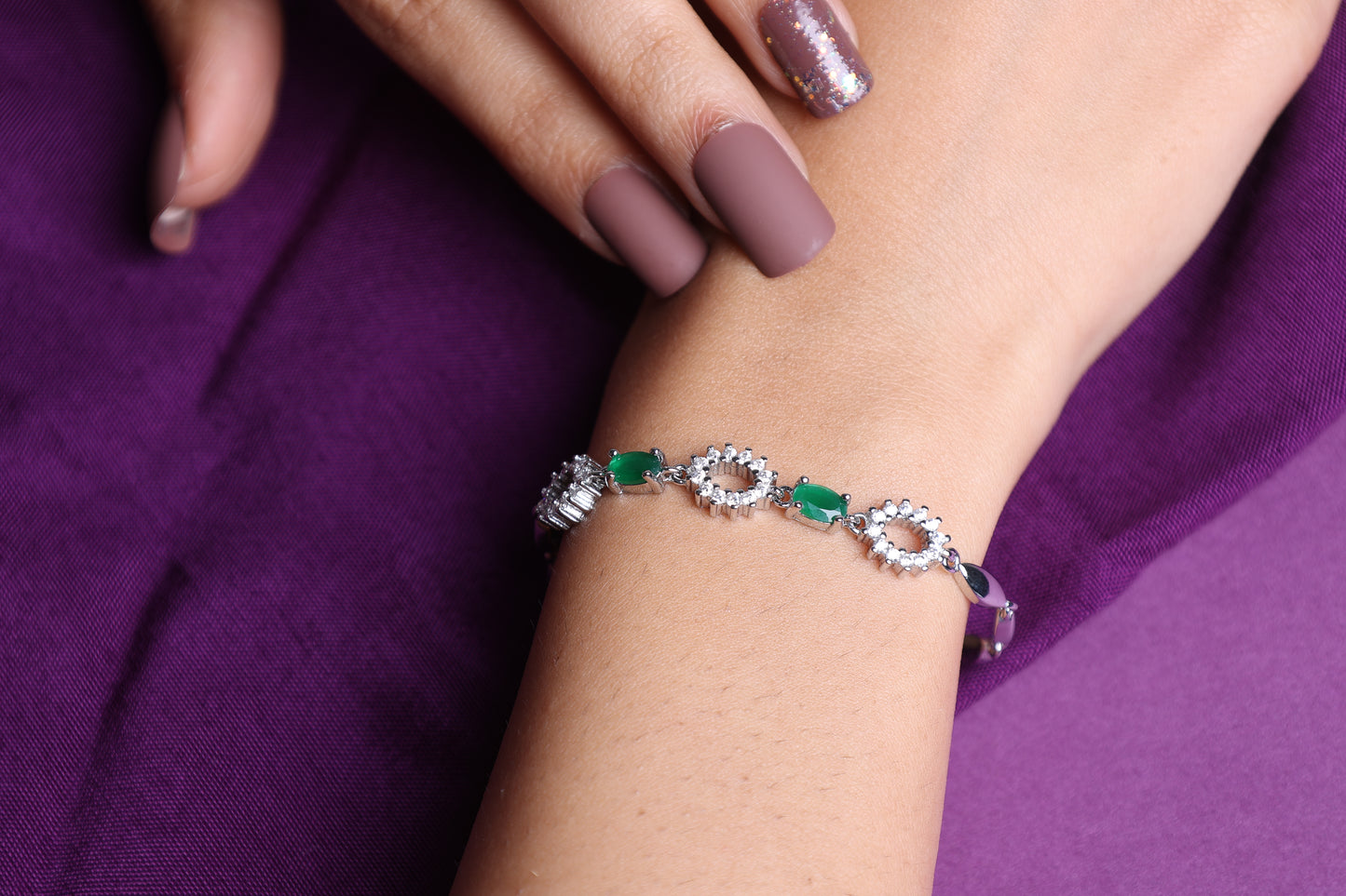 Emerald Cluster Oval Link Bracelet