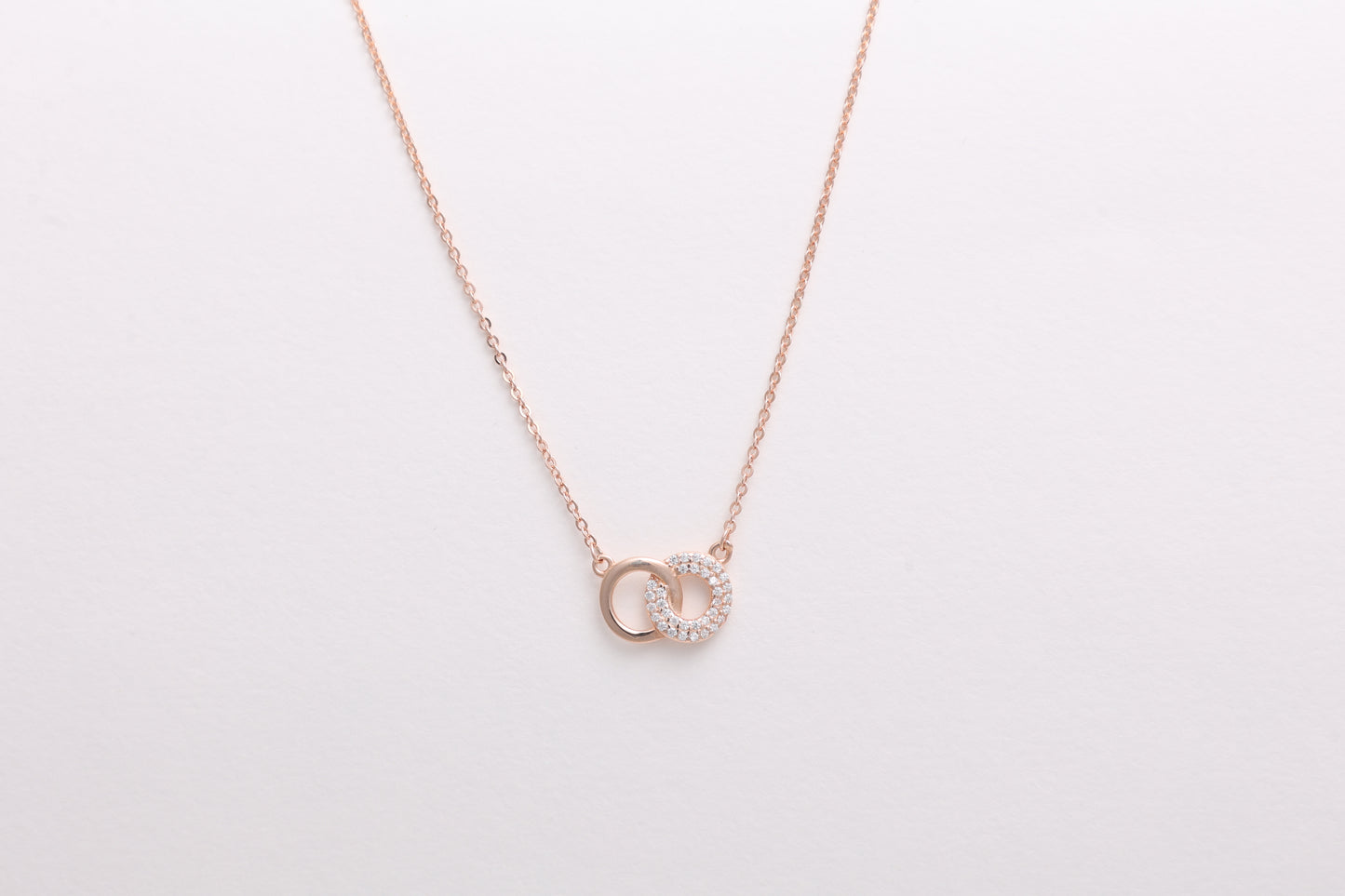 Interlocked Circle Necklace